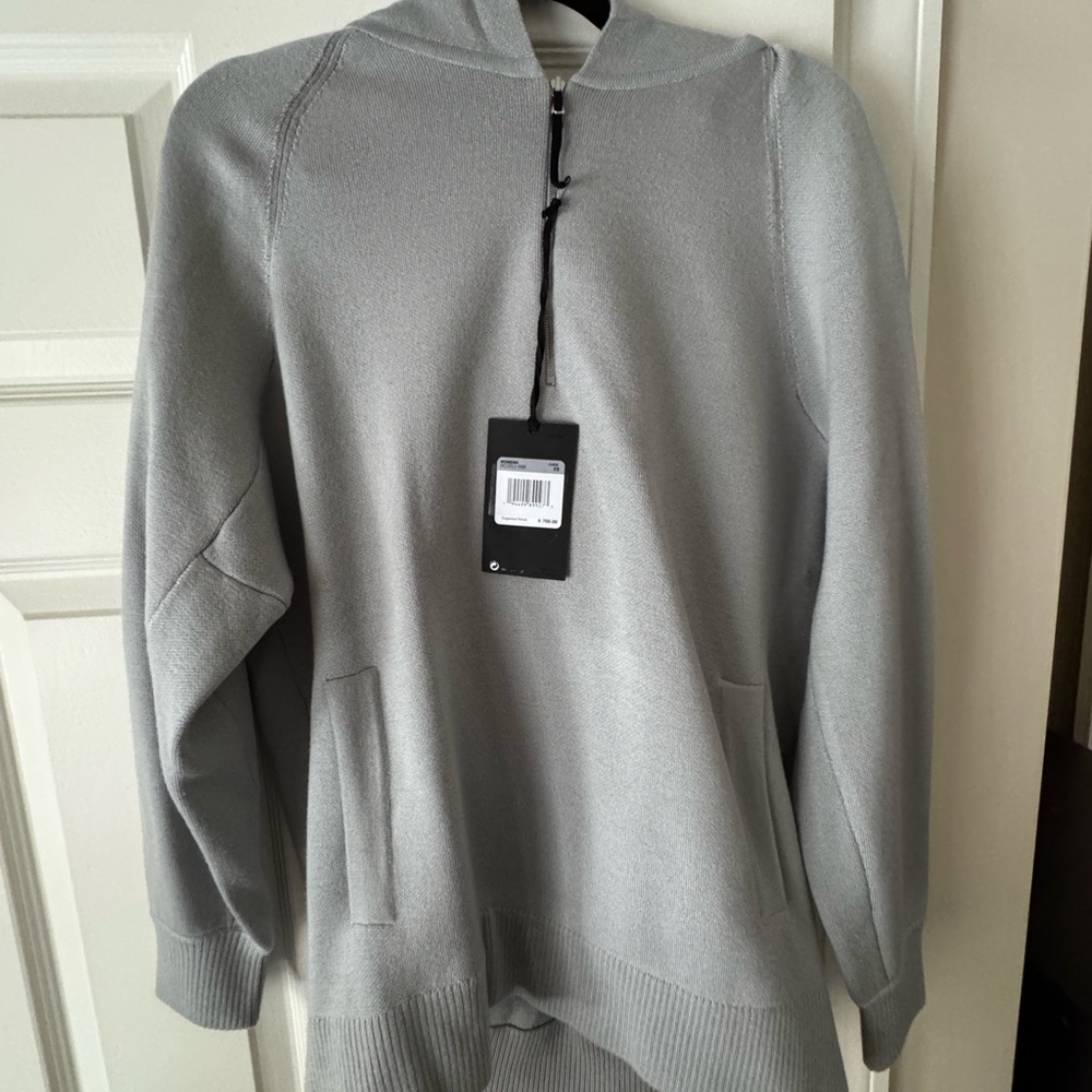 Women’s Nike Gray Sweater xs